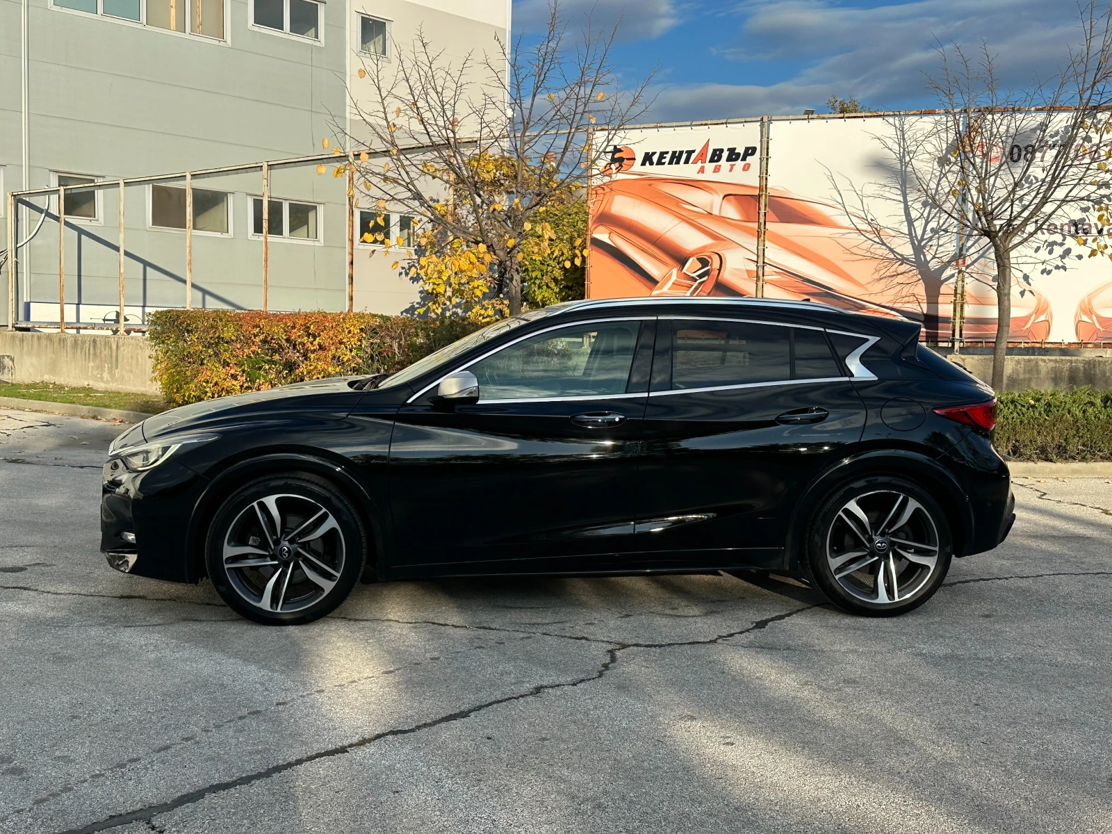 Infiniti Q30 S 2.0i 211 к.с.  - изображение 2 | Auto.bg Infiniti Q30 S 2.0i 211 к.с.  - изображение 2