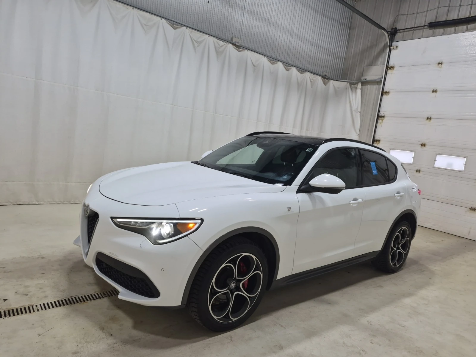 Alfa Romeo Stelvio STI AWD 2L / DISTRONIC / 2 ЧИФТА ГУМИ | Auto.bg — изображение 1 Alfa Romeo Stelvio STI AWD 2L / DISTRONIC / 2 ЧИФТА ГУМИ | Auto.bg — изображение 1