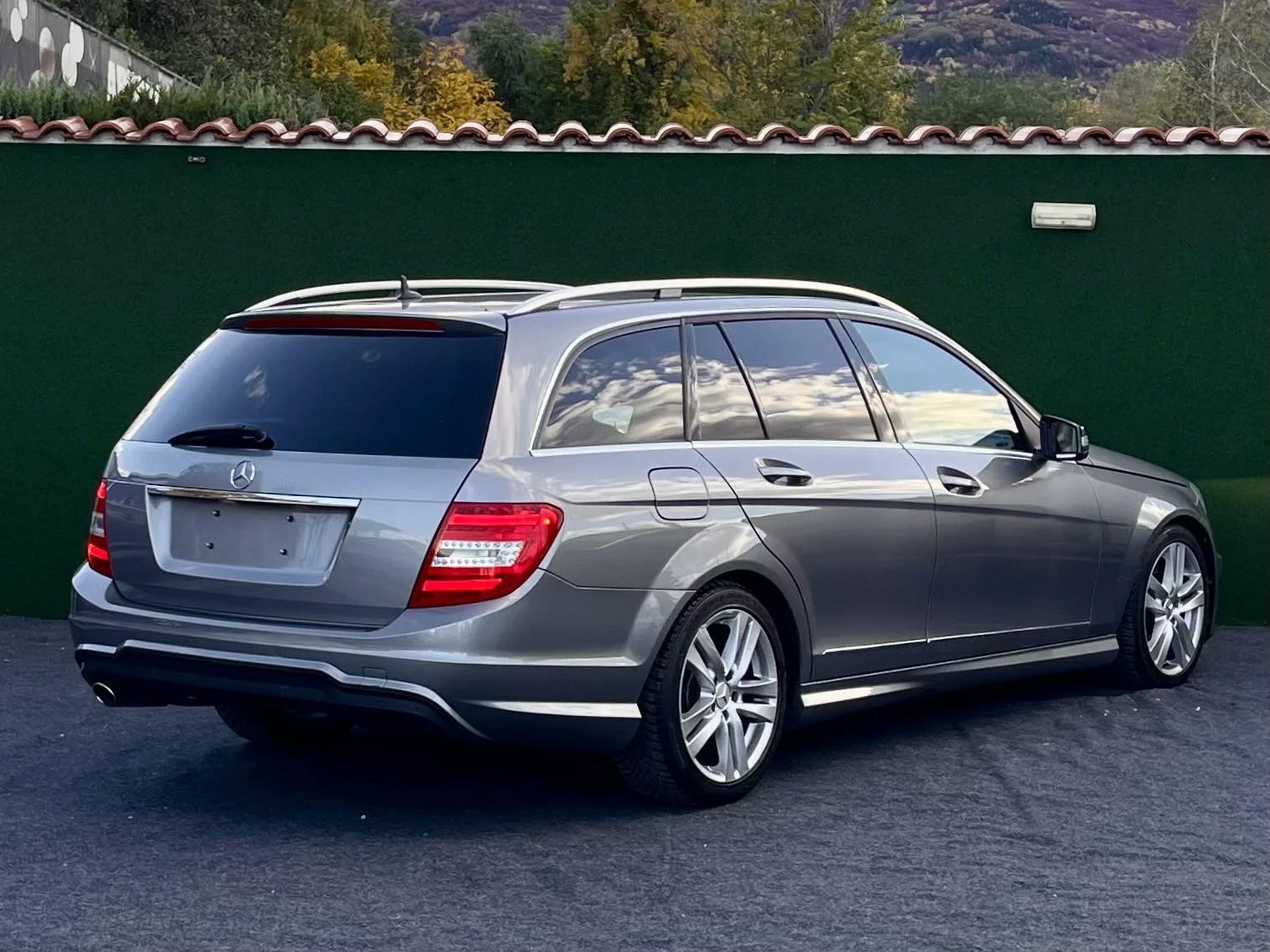 Mercedes-Benz C 250 4Matic AMG SWISS Harma-Kardon Памет ЛИЗИНГ - изображение 4 | Auto.bg Mercedes-Benz C 250 4Matic AMG SWISS Harma-Kardon Памет ЛИЗИНГ - изображение 4