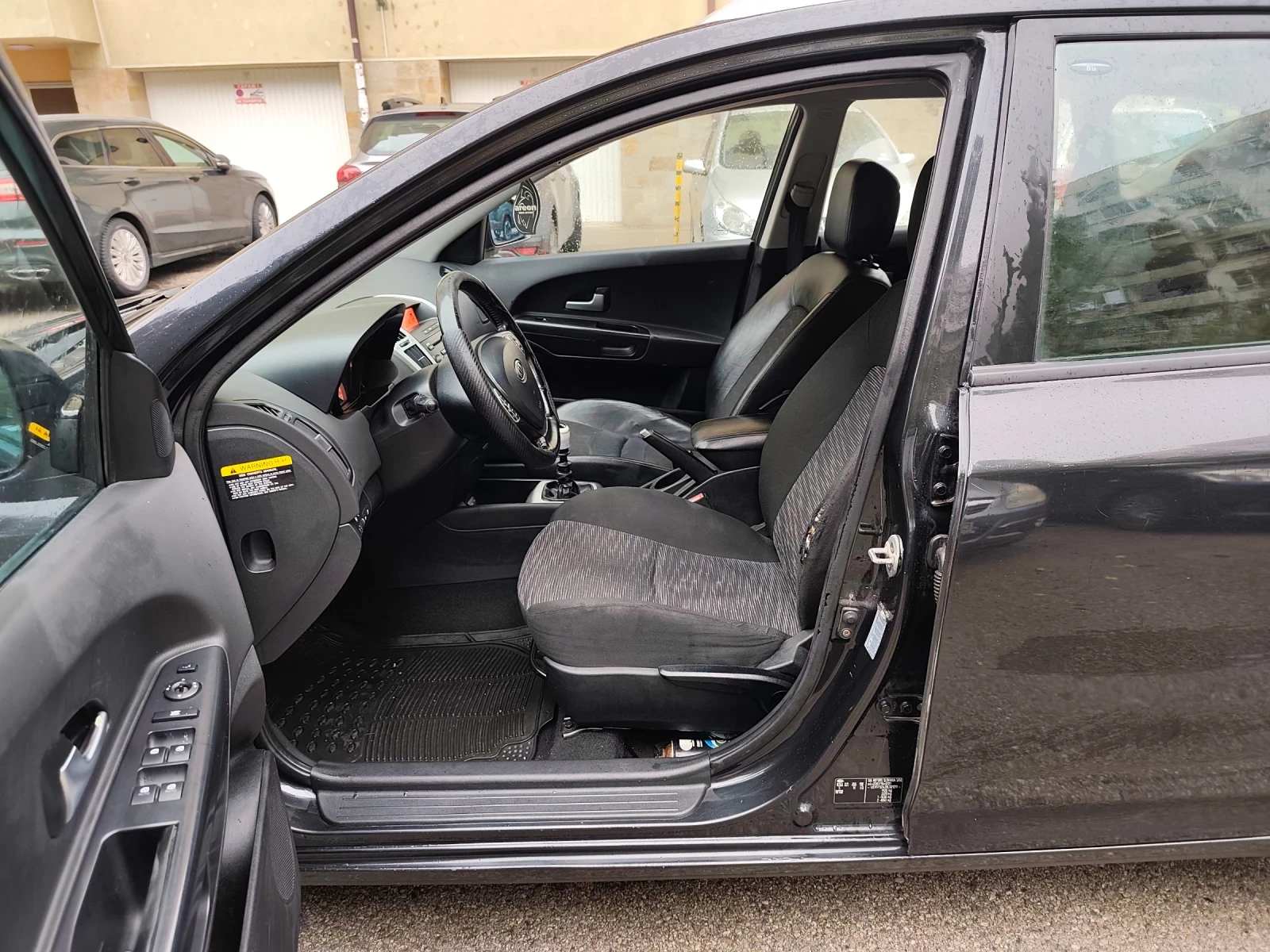 Kia Ceed  1.6 CRDi * КЛИМАТРОНИК* !ТОП! - изображение 9 | Auto.bg Kia Ceed  1.6 CRDi * КЛИМАТРОНИК* !ТОП! - изображение 9