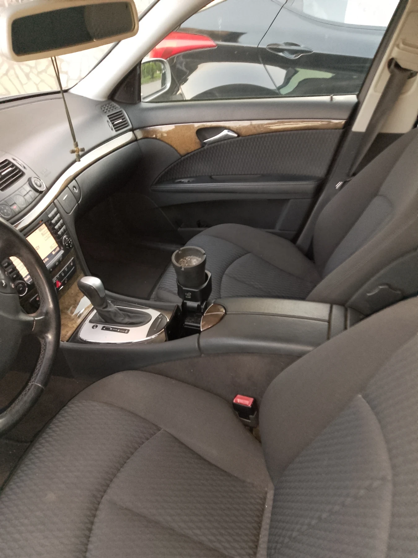 Mercedes-Benz E 200  - изображение 6 | Auto.bg Mercedes-Benz E 200  - изображение 6