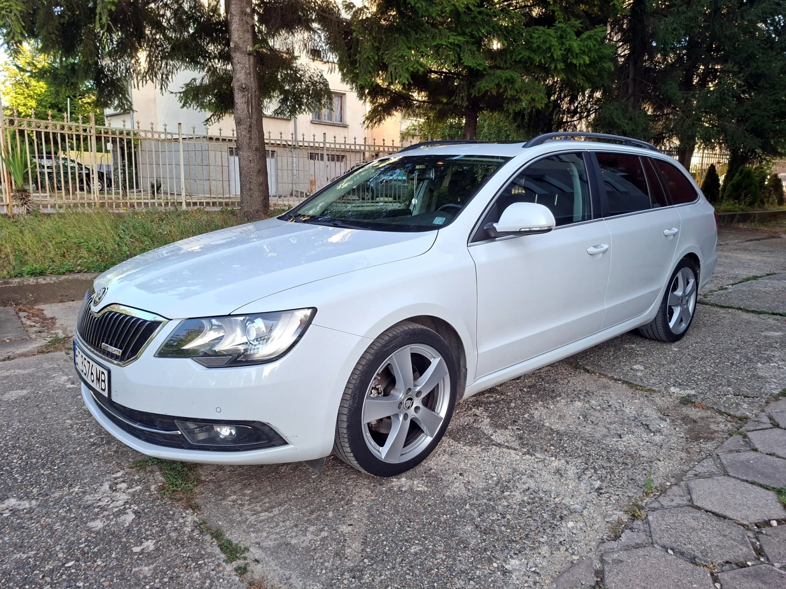 Skoda Superb 1.6TDI Обслужена* ЧИП* Сервизна ист.* Отлично съст | Auto.bg — изображение 1 Skoda Superb 1.6TDI Обслужена* ЧИП* Сервизна ист.* Отлично съст | Auto.bg — изображение 1