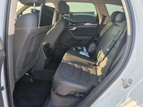 VW Touareg 3.0 TDI PRESTIGE* ВЪЗДУШНО* PANORAMA* 4MOTION* TV* | Auto.bg — изображение 10 VW Touareg 3.0 TDI PRESTIGE* ВЪЗДУШНО* PANORAMA* 4MOTION* TV* | Auto.bg — изображение 10