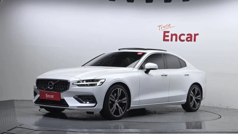 Volvo S60 T5* ЛЮК* МАСАЖ* HUD* 360* KEYLESS* КРАЙНА ЦЕНА - 19399 € / 37941.15 лв. - 15707234 1 | Car24.bg Volvo S60 T5* ЛЮК* МАСАЖ* HUD* 360* KEYLESS* КРАЙНА ЦЕНА - 19399 € / 37941.15 лв. - 15707234 1