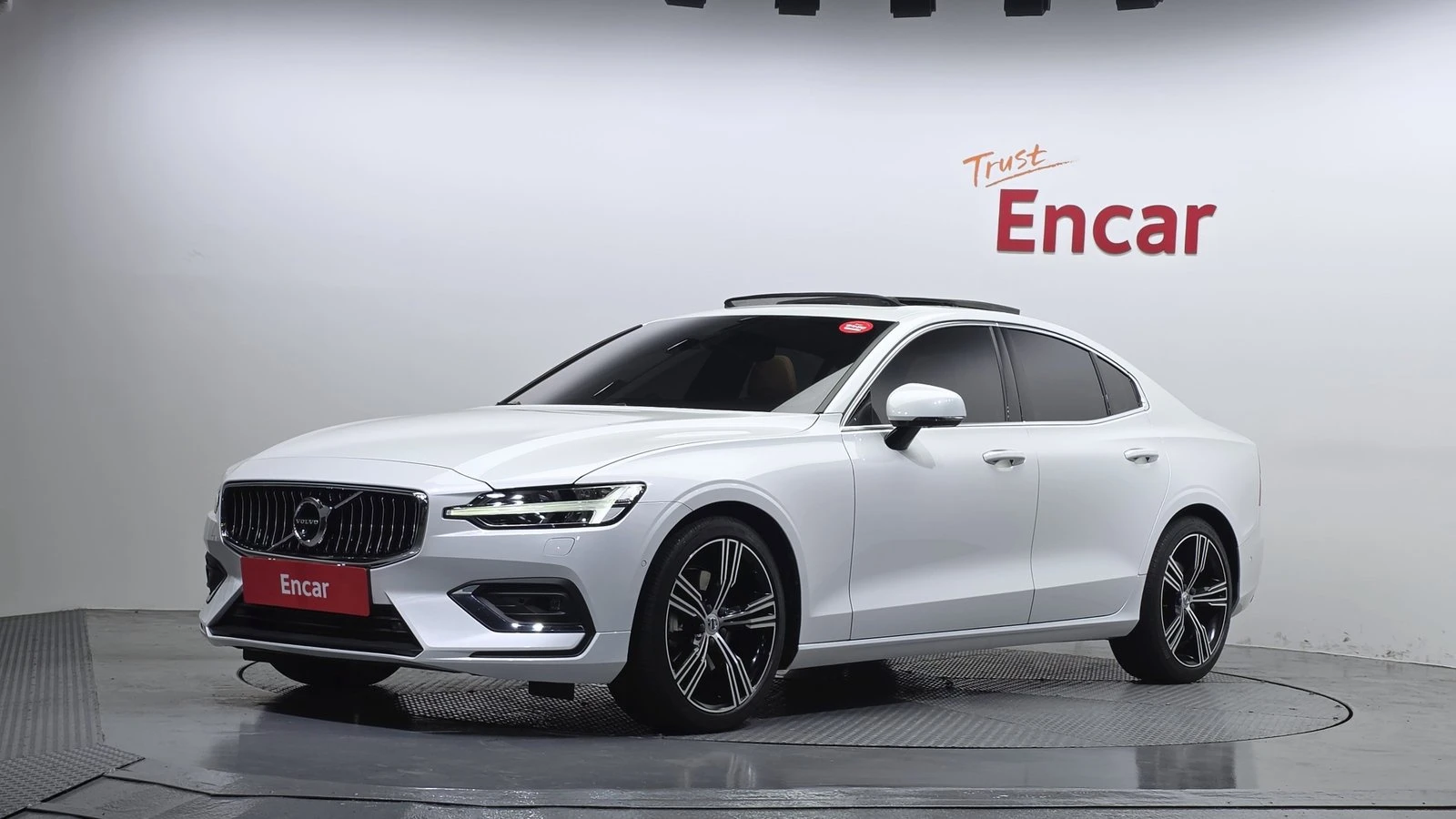 Volvo S60 T5* ЛЮК* МАСАЖ* HUD* 360* KEYLESS* КРАЙНА ЦЕНА | Auto.bg — изображение 1 Volvo S60 T5* ЛЮК* МАСАЖ* HUD* 360* KEYLESS* КРАЙНА ЦЕНА | Auto.bg — изображение 1