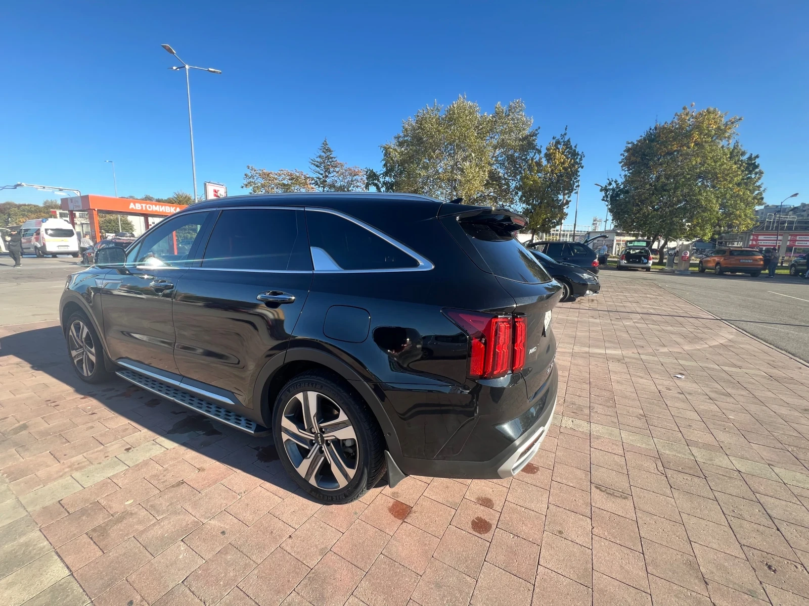 Kia Sorento GT-Line Hybrid от Kia България + Данъчен Кредит - изображение 5 | Auto.bg Kia Sorento GT-Line Hybrid от Kia България + Данъчен Кредит - изображение 5