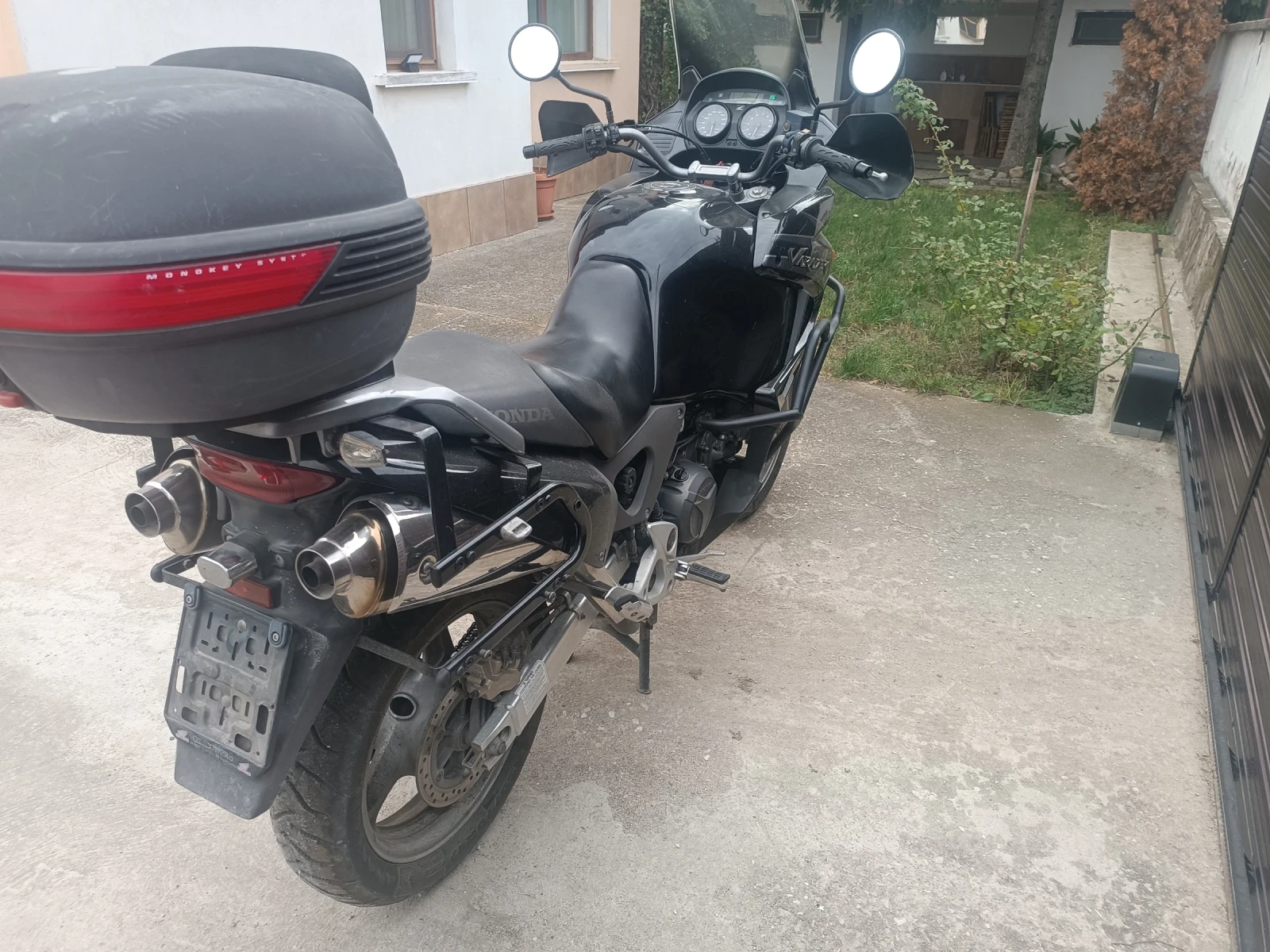 Honda Varadero XL1000 - изображение 4 | Auto.bg Honda Varadero XL1000 - изображение 4