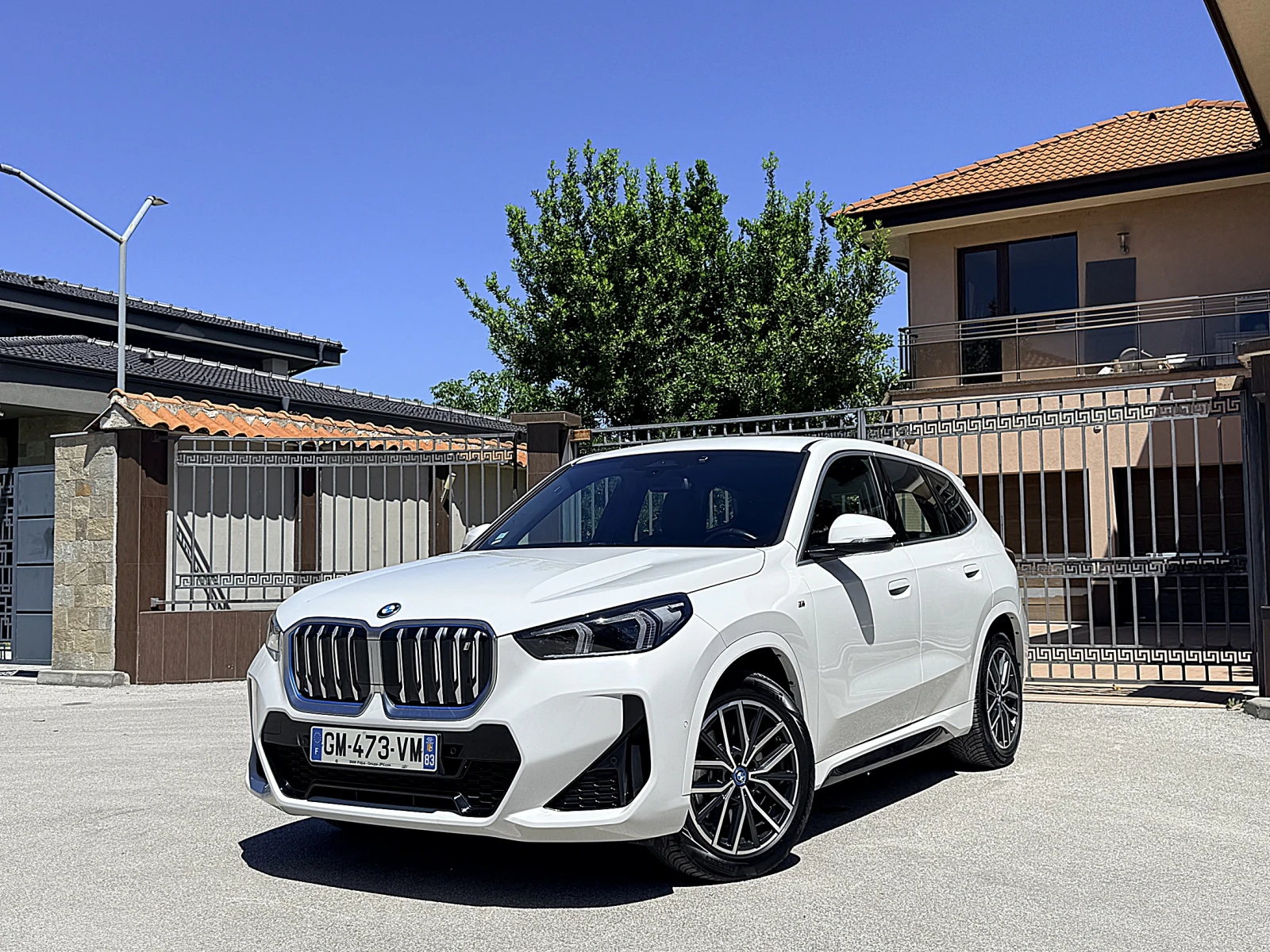 BMW iX1 BMW xDrive 30/M Sport/313hp/360 Cam/Cplay/Shadow | Auto.bg — изображение 1 BMW iX1 BMW xDrive 30/M Sport/313hp/360 Cam/Cplay/Shadow | Auto.bg — изображение 1