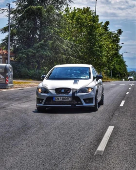 Seat Leon CUPRA R 350HP - 11499 € / 22490.09 лв. - 73303189 5 | Car24.bg Seat Leon CUPRA R 350HP - 11499 € / 22490.09 лв. - 73303189 5