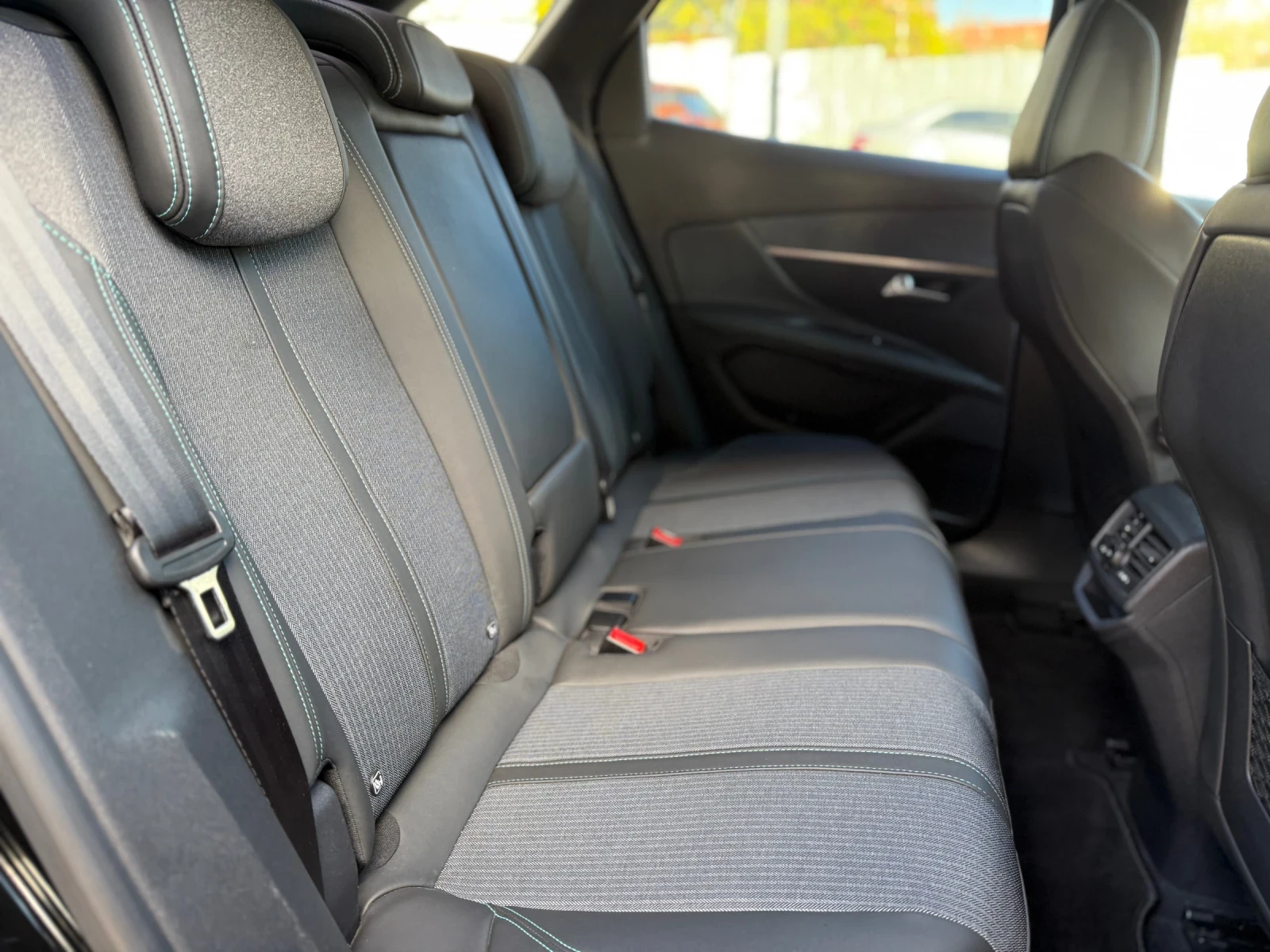 Peugeot 3008 1.5BlueHDI  DIGITAL, ALLURE, СОБСТВЕН ЛИЗИНГ/БАРТЕ - изображение 10 | Auto.bg Peugeot 3008 1.5BlueHDI  DIGITAL, ALLURE, СОБСТВЕН ЛИЗИНГ/БАРТЕ - изображение 10