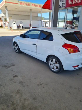 Kia Ceed 1.4куб.90к.с. 2009г. Бензин | Auto.bg — изображение 4 Kia Ceed 1.4куб.90к.с. 2009г. Бензин | Auto.bg — изображение 4