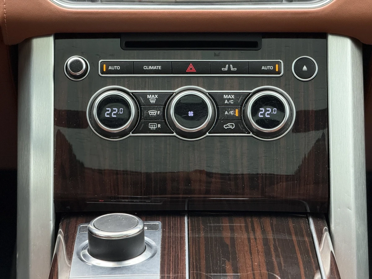 Land Rover Range Rover Sport 1 OF 200 LIMITED SUPERCHARGED - изображение 6 | Auto.bg Land Rover Range Rover Sport 1 OF 200 LIMITED SUPERCHARGED - изображение 6