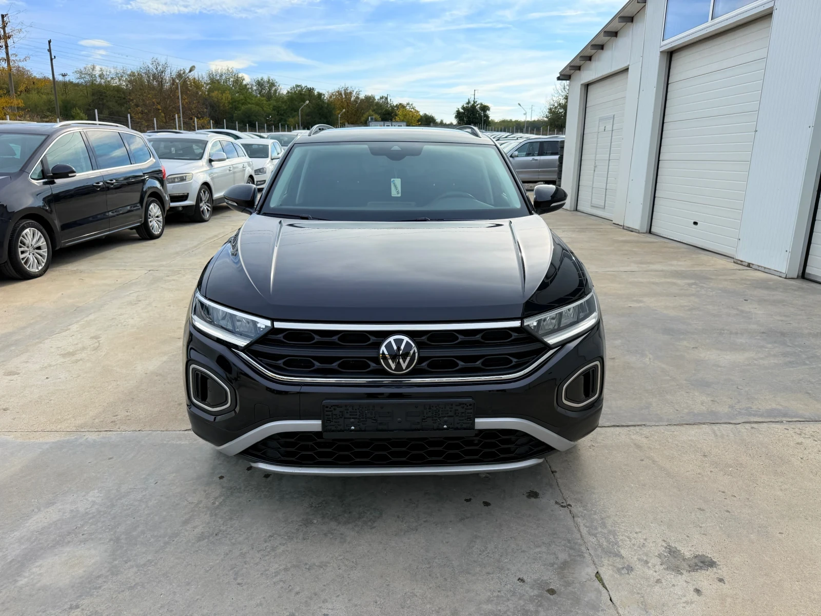 VW T-Roc 2.0tdi 150k.c* Digital* Navi* DSG* Highline* NOVA* - изображение 10 | Auto.bg VW T-Roc 2.0tdi 150k.c* Digital* Navi* DSG* Highline* NOVA* - изображение 10