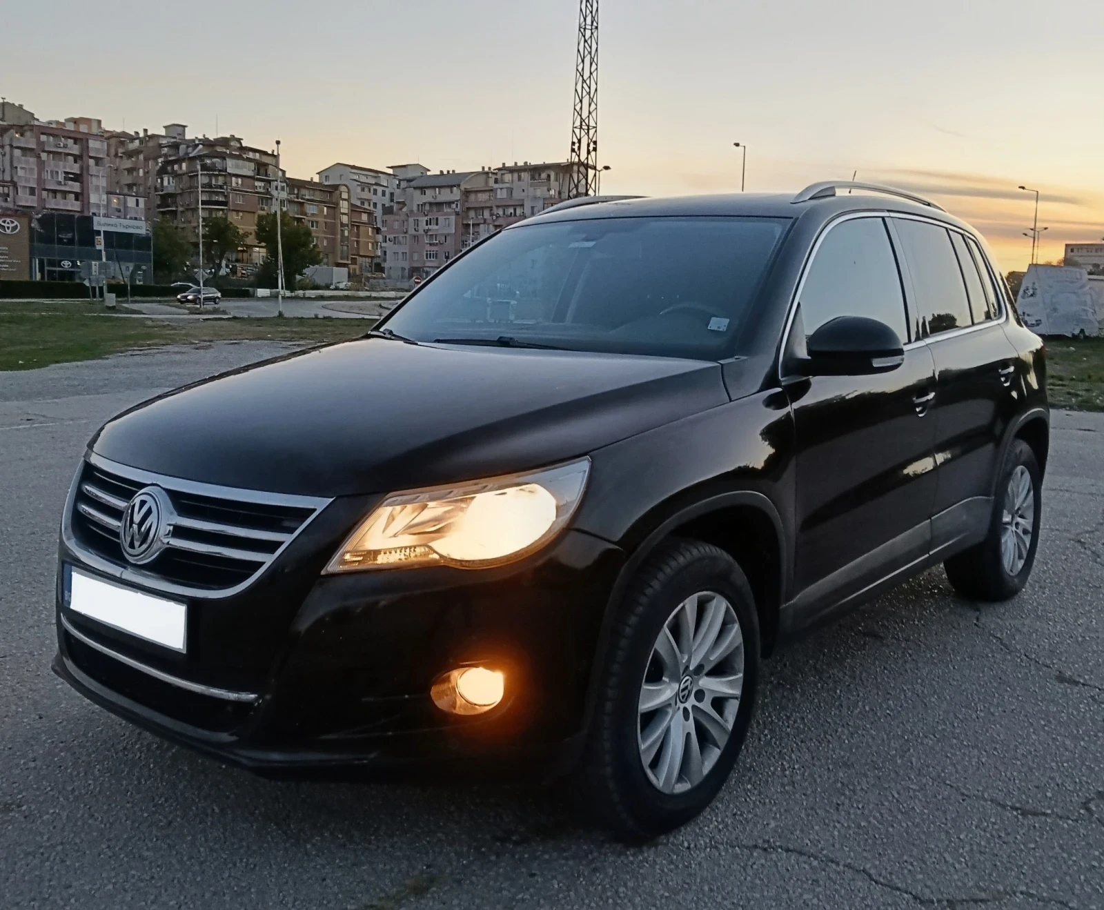 VW Tiguan 4х4_140кс_Park.Assist_NAVI_Панорама_Верига_6л/100к | Auto.bg — изображение 1 VW Tiguan 4х4_140кс_Park.Assist_NAVI_Панорама_Верига_6л/100к | Auto.bg — изображение 1