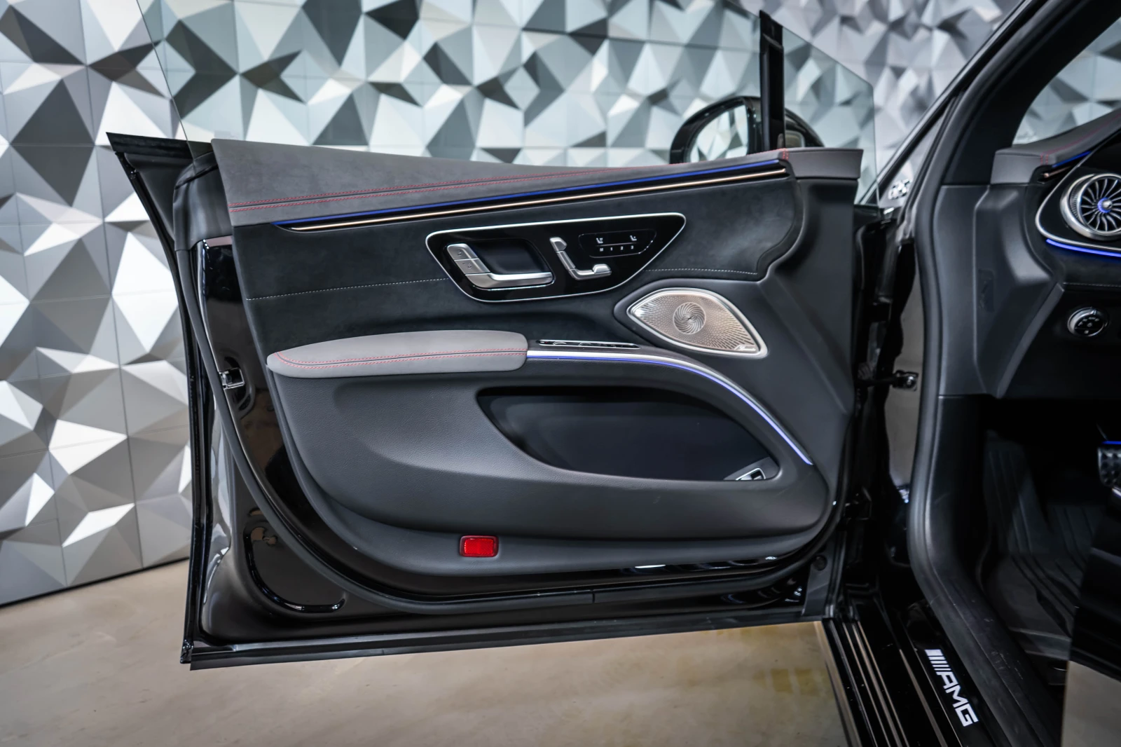 Mercedes-Benz EQS 53 AMG 4M+ 360* Burm* Pano - изображение 7 | Auto.bg Mercedes-Benz EQS 53 AMG 4M+ 360* Burm* Pano - изображение 7