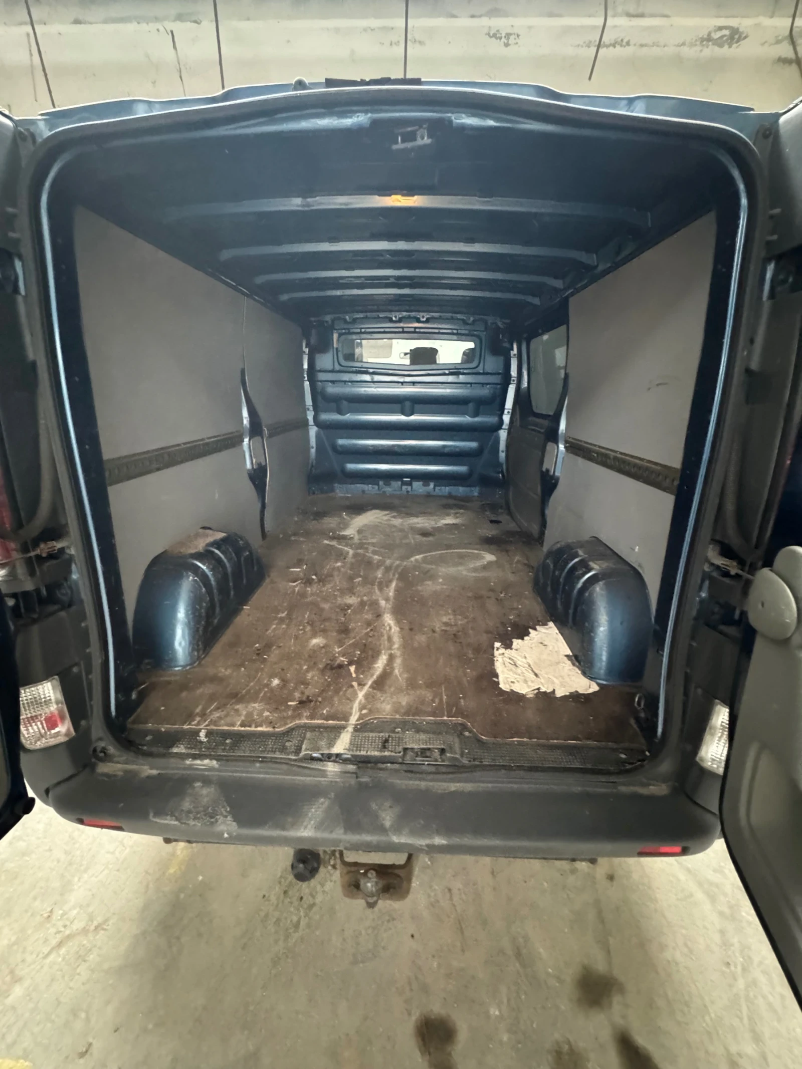 Renault Trafic 2.5dci 140hp - изображение 10 | Auto.bg Renault Trafic 2.5dci 140hp - изображение 10