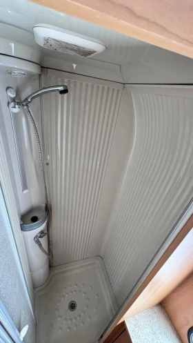 Каравана Burstner С единични легла | Auto.bg — изображение 14 Каравана Burstner С единични легла | Auto.bg — изображение 14