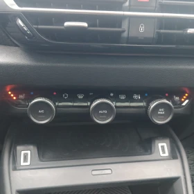 Citroen C4 SHINE/11kW AC Charger/Бързо DC зареждане до 100кВ - 19400 € / 37943.10 лв. - 58538791 10 | Car24.bg Citroen C4 SHINE/11kW AC Charger/Бързо DC зареждане до 100кВ - 19400 € / 37943.10 лв. - 58538791 10