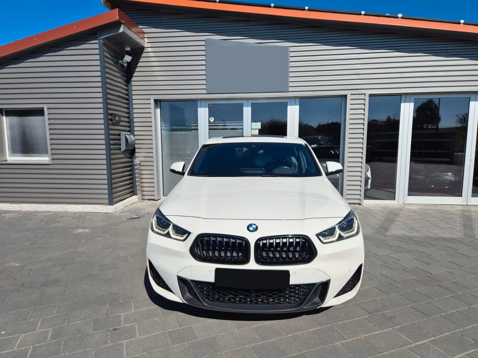 BMW X2 xDrive 18 d M Sport PANO HuD NaviPlus AHK #iCarbg - изображение 2 | Auto.bg BMW X2 xDrive 18 d M Sport PANO HuD NaviPlus AHK #iCarbg - изображение 2