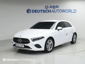 Mercedes-Benz 220 Hatchback