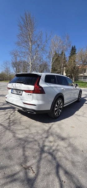 Volvo V60 Cross Country 2.0 Hybrid 4x4 8скорости Face - 22950 € / 44886.30 лв. - 84627382 4 | Car24.bg Volvo V60 Cross Country 2.0 Hybrid 4x4 8скорости Face - 22950 € / 44886.30 лв. - 84627382 4