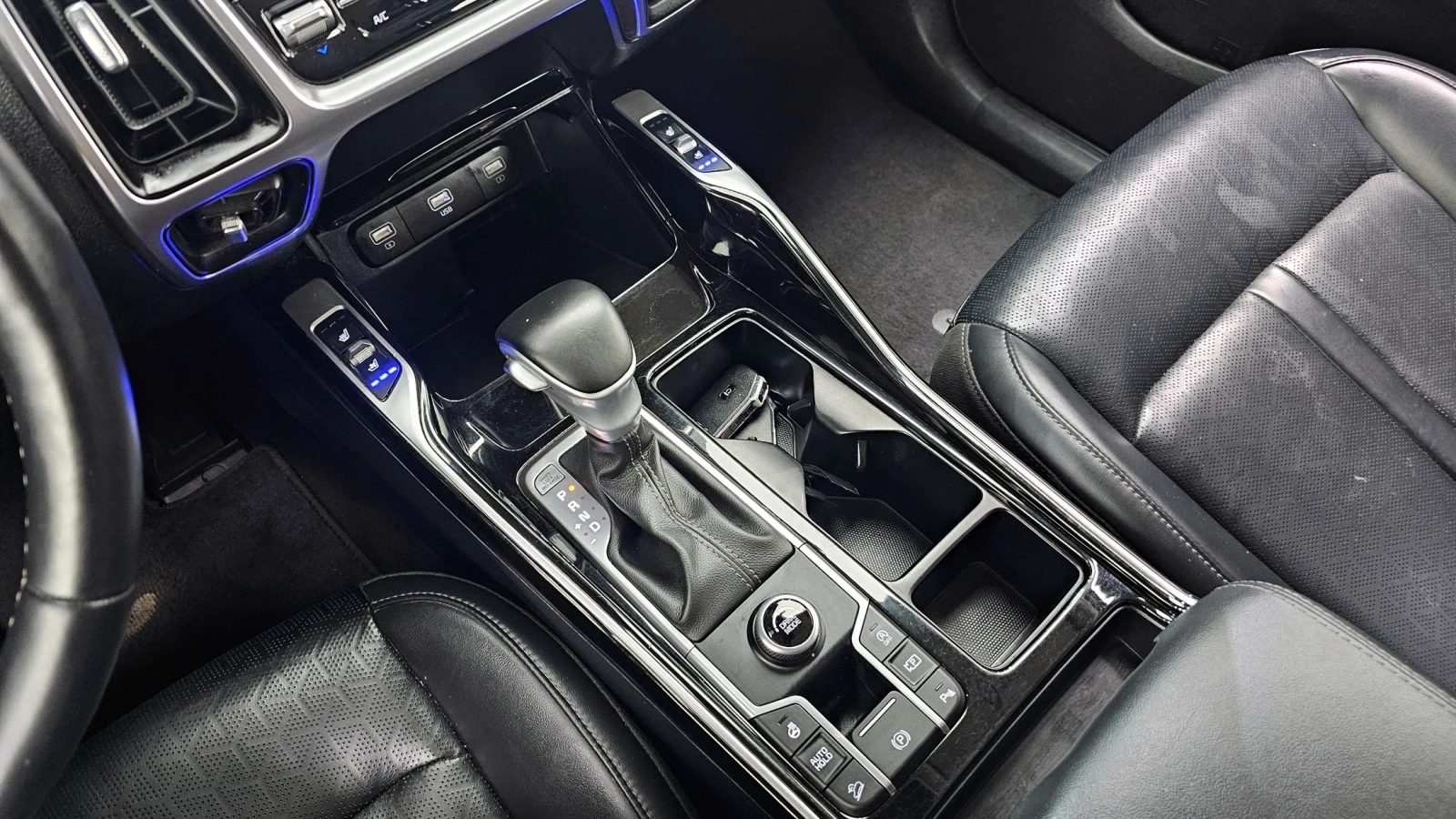 Kia Sorento 2.2D / Доставка за малко над 2 месеца - изображение 9 | Auto.bg Kia Sorento 2.2D / Доставка за малко над 2 месеца - изображение 9