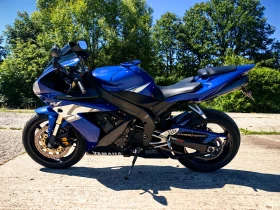 Yamaha YZF-R1