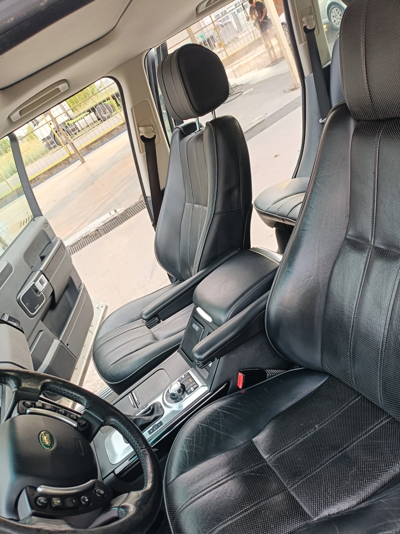 Land Rover Range rover 3.6Td V8 Biturbo  - изображение 7 | Auto.bg Land Rover Range rover 3.6Td V8 Biturbo  - изображение 7