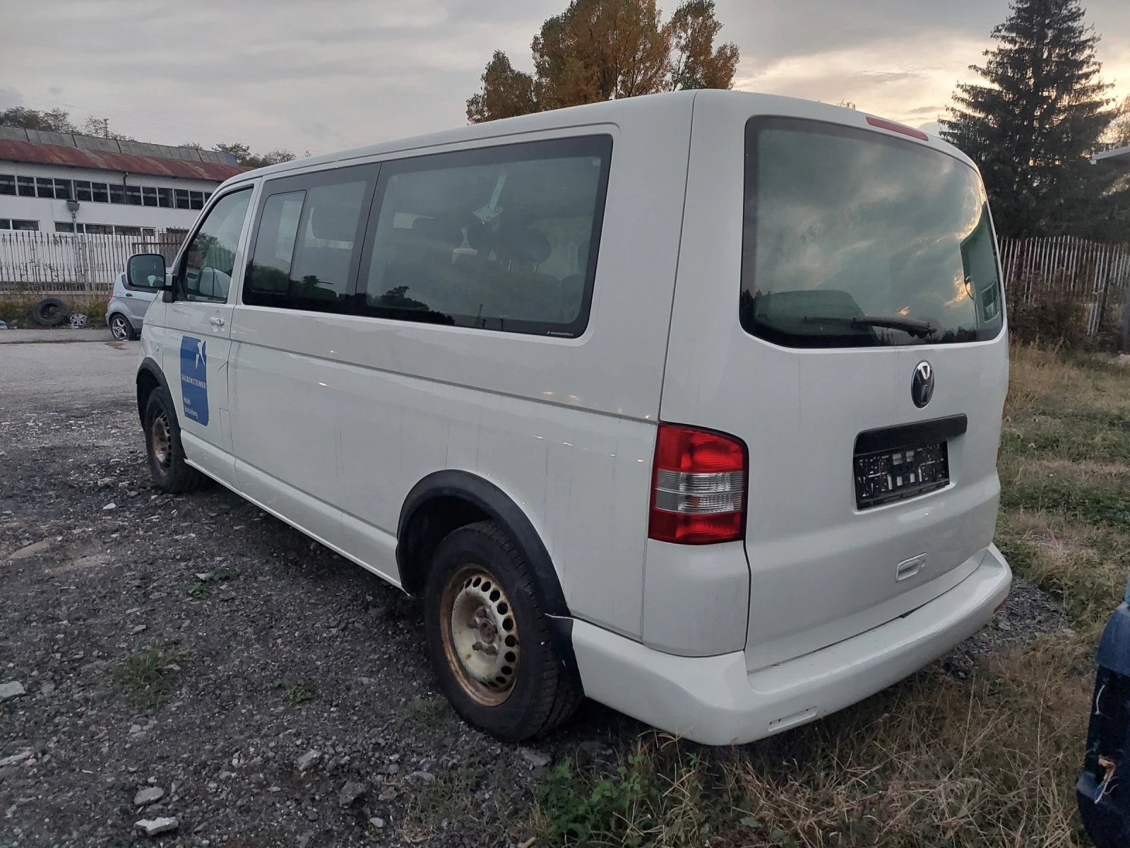 VW T5 2.5TDI 4x4 8+ 1 места - изображение 4 | Auto.bg VW T5 2.5TDI 4x4 8+ 1 места - изображение 4