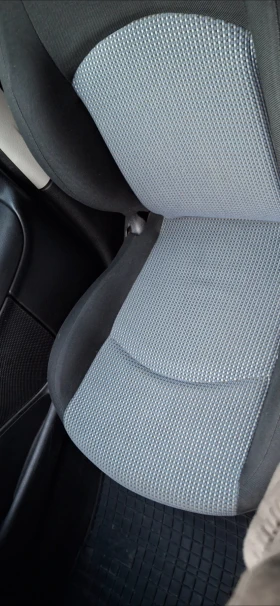 Peugeot 206 1.4i бензин - 1799 € / 3518.54 лв. - 27541133 6 | Car24.bg Peugeot 206 1.4i бензин - 1799 € / 3518.54 лв. - 27541133 6