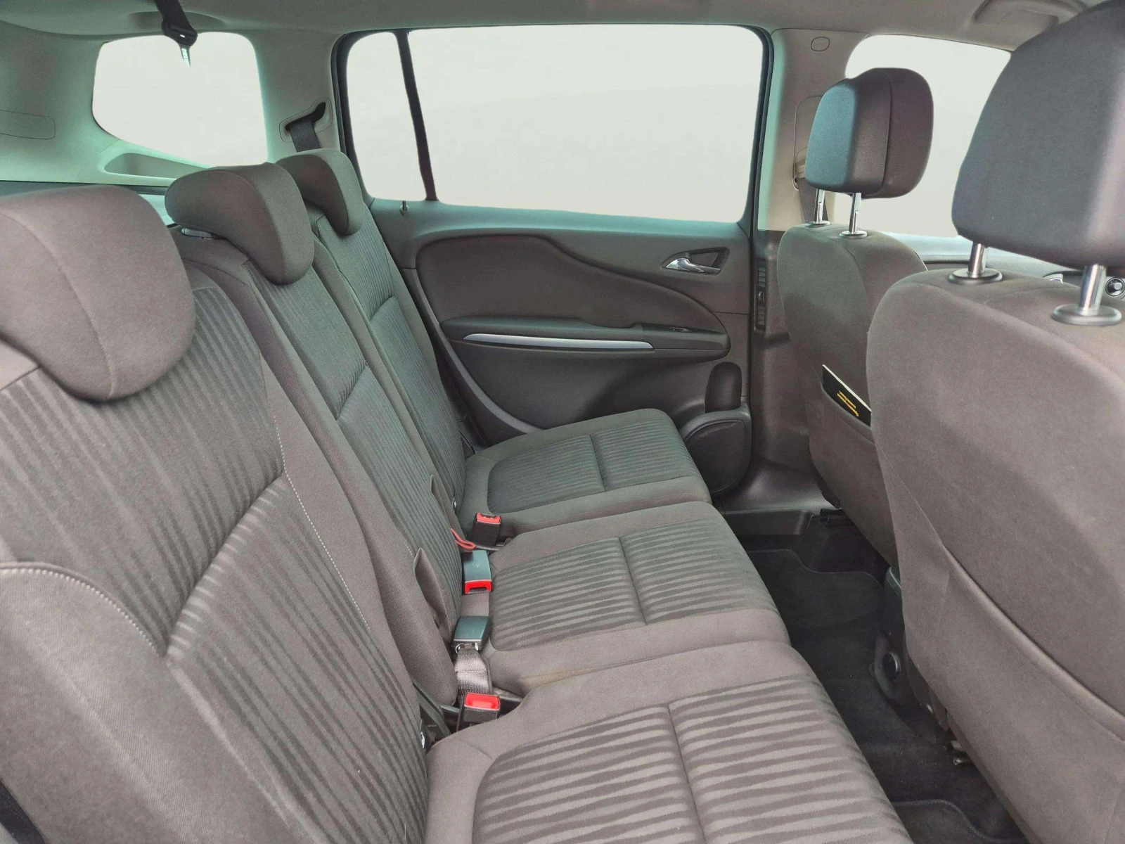 Opel Zafira 1.4 I - изображение 9 | Auto.bg Opel Zafira 1.4 I - изображение 9