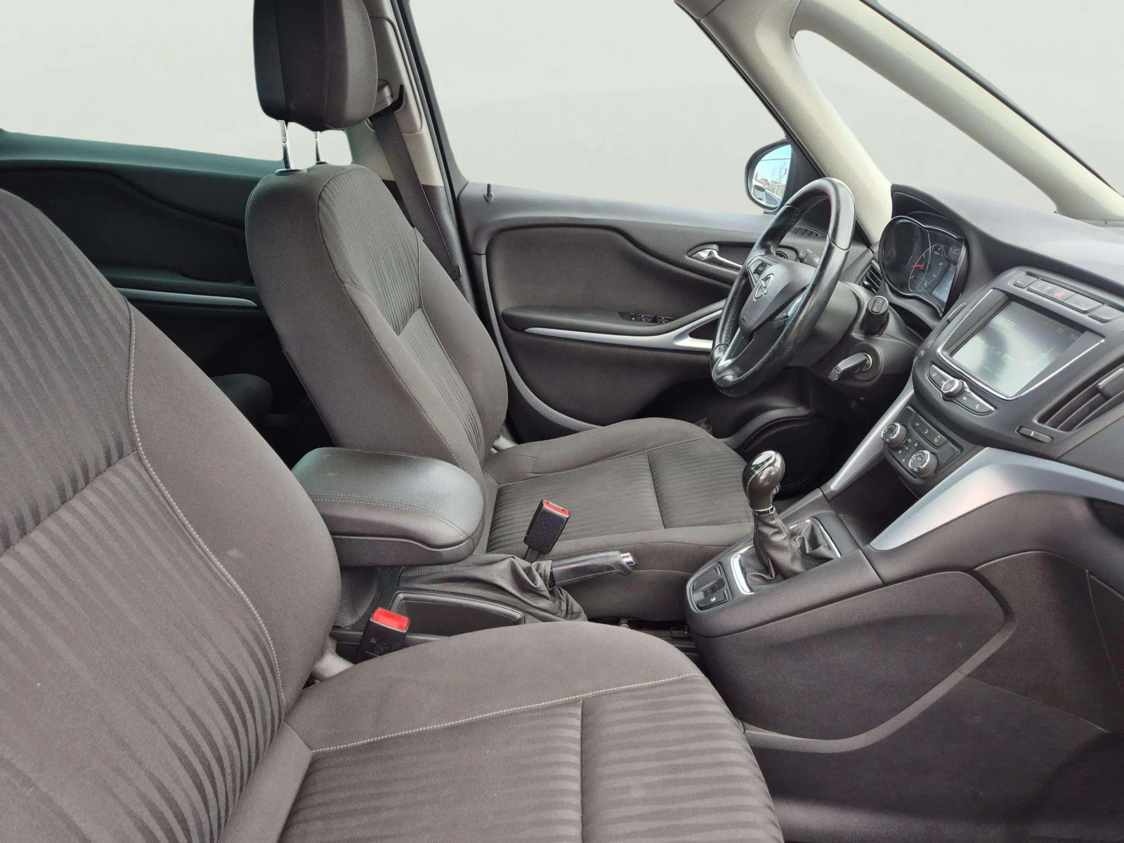 Opel Zafira 1.4 I - изображение 10 | Auto.bg Opel Zafira 1.4 I - изображение 10