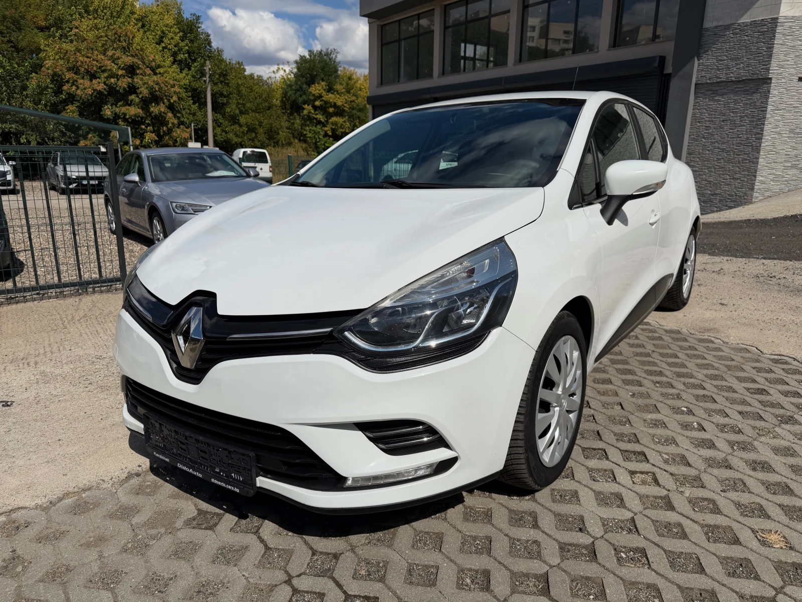 Renault Clio 1.5dci Автомат. Facelift. | Auto.bg — изображение 1 Renault Clio 1.5dci Автомат. Facelift. | Auto.bg — изображение 1