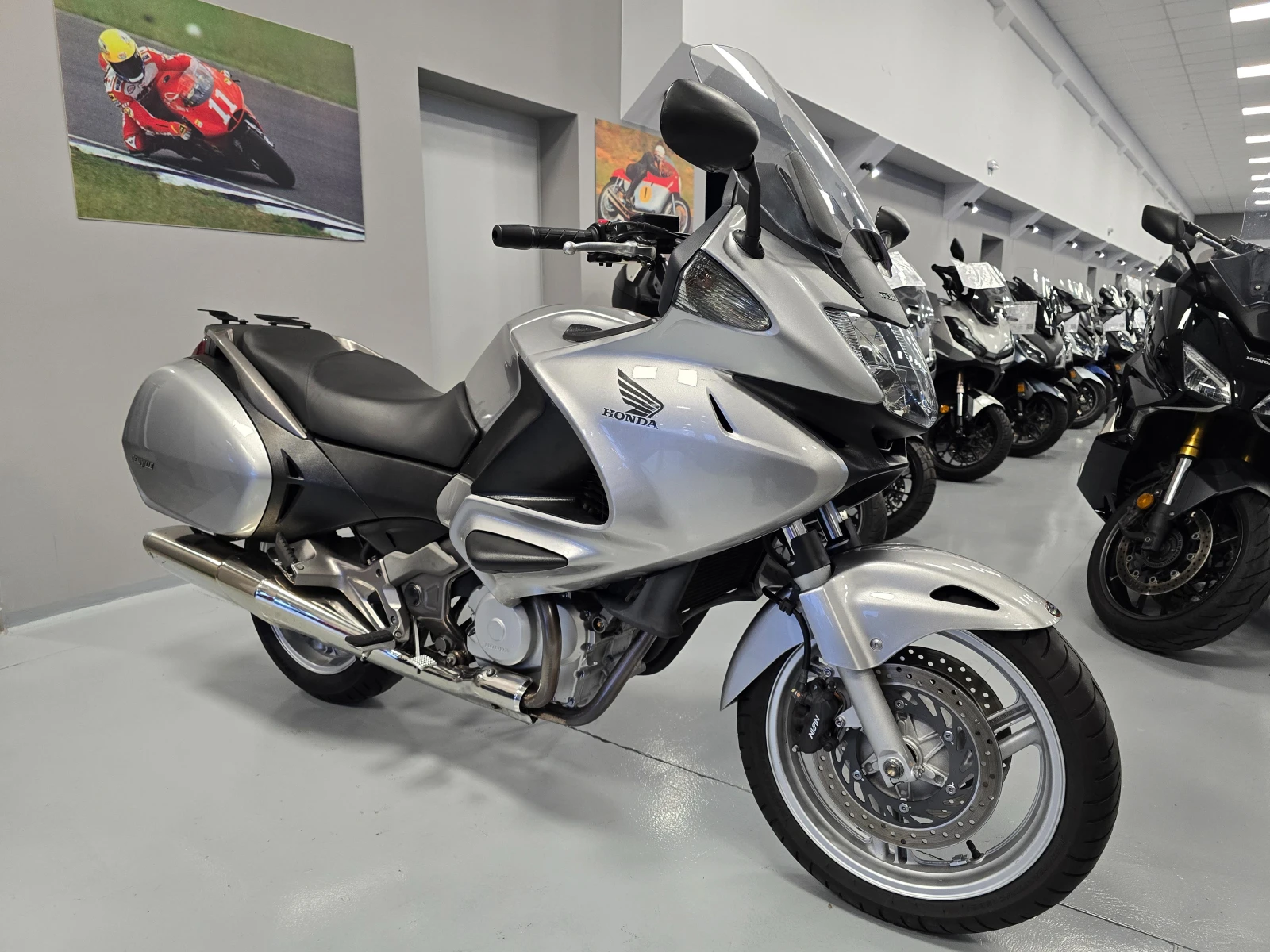 Honda Deauville 700ie, 2010г., Facelift! - изображение 2 | Auto.bg Honda Deauville 700ie, 2010г., Facelift! - изображение 2