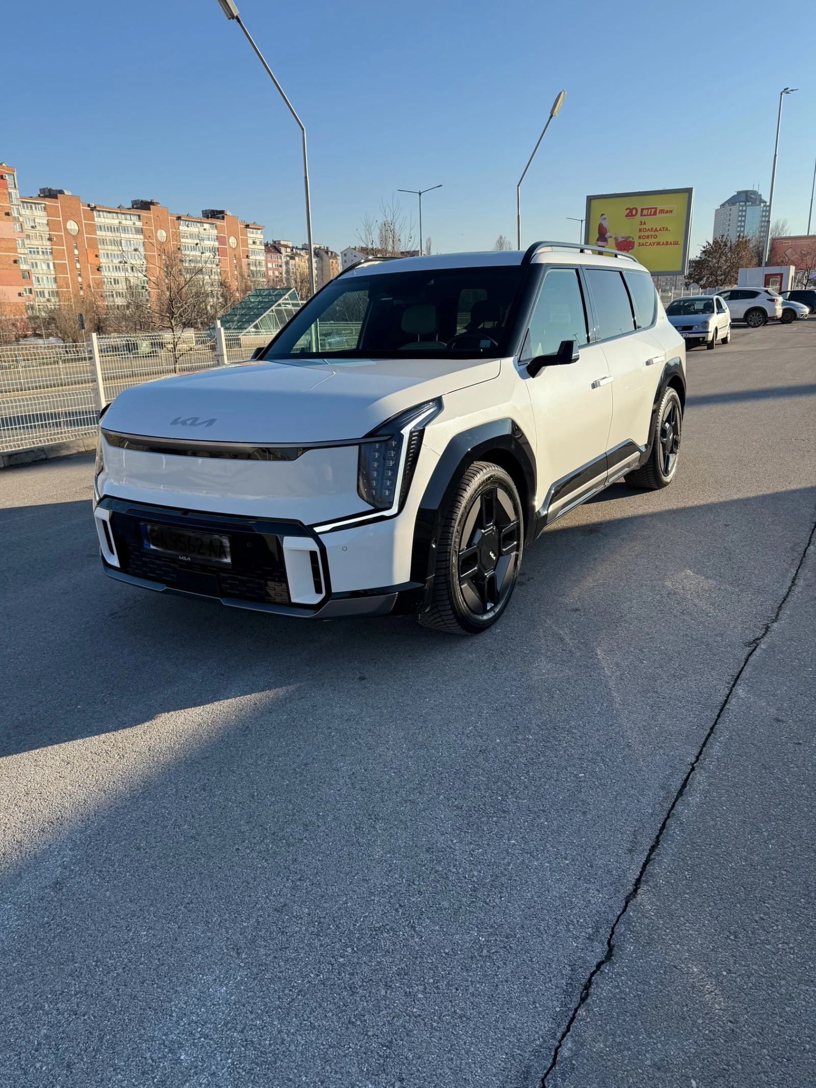 Kia EV9 283 KW AWD GT_Line AT 5D 7seat 4x4 - изображение 3 | Auto.bg Kia EV9 283 KW AWD GT_Line AT 5D 7seat 4x4 - изображение 3