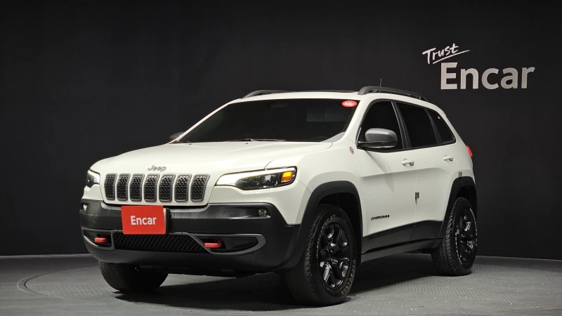 Jeep Cherokee TRAILHAWK / 3.2 / 4X4 / ОБДУХ / ПОДГРЕВ / ПАНОРАМА - 13000 € / 25425.79 лв. - 28091805 1 | Car24.bg Jeep Cherokee TRAILHAWK / 3.2 / 4X4 / ОБДУХ / ПОДГРЕВ / ПАНОРАМА - 13000 € / 25425.79 лв. - 28091805 1