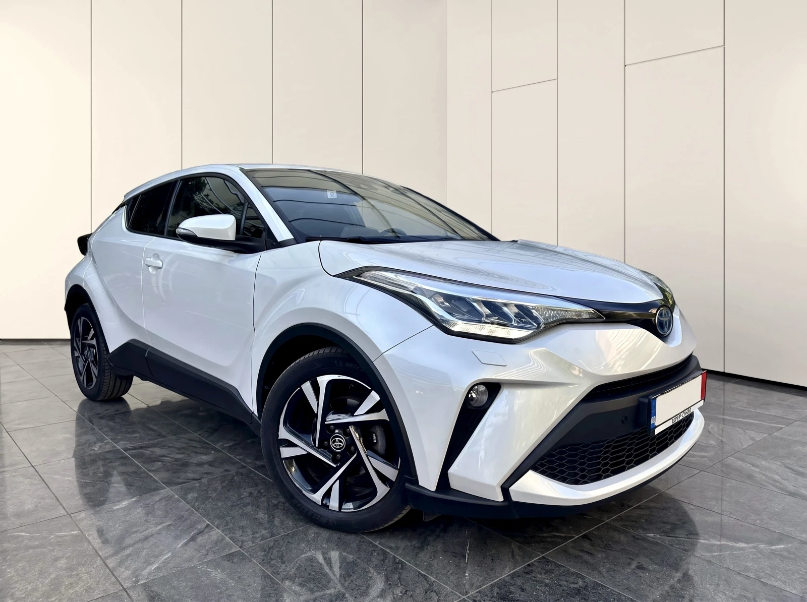 Toyota C-HR Лизинг: 290 евро / месец | Auto.bg — изображение 1 Toyota C-HR Лизинг: 290 евро / месец | Auto.bg — изображение 1