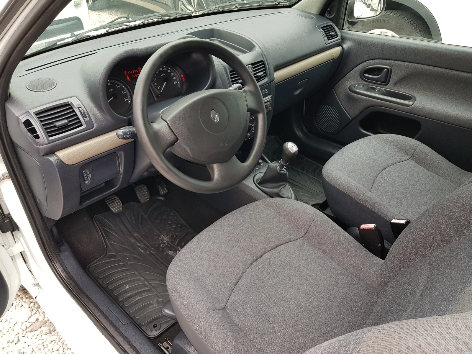 Renault Clio 1.5 dci - 65 к.с. ИТАЛИЯ  - изображение 9 | Auto.bg Renault Clio 1.5 dci - 65 к.с. ИТАЛИЯ  - изображение 9