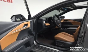 Toyota Camry 2.5 XLE Hybrid | Auto.bg — изображение 12 Toyota Camry 2.5 XLE Hybrid | Auto.bg — изображение 12