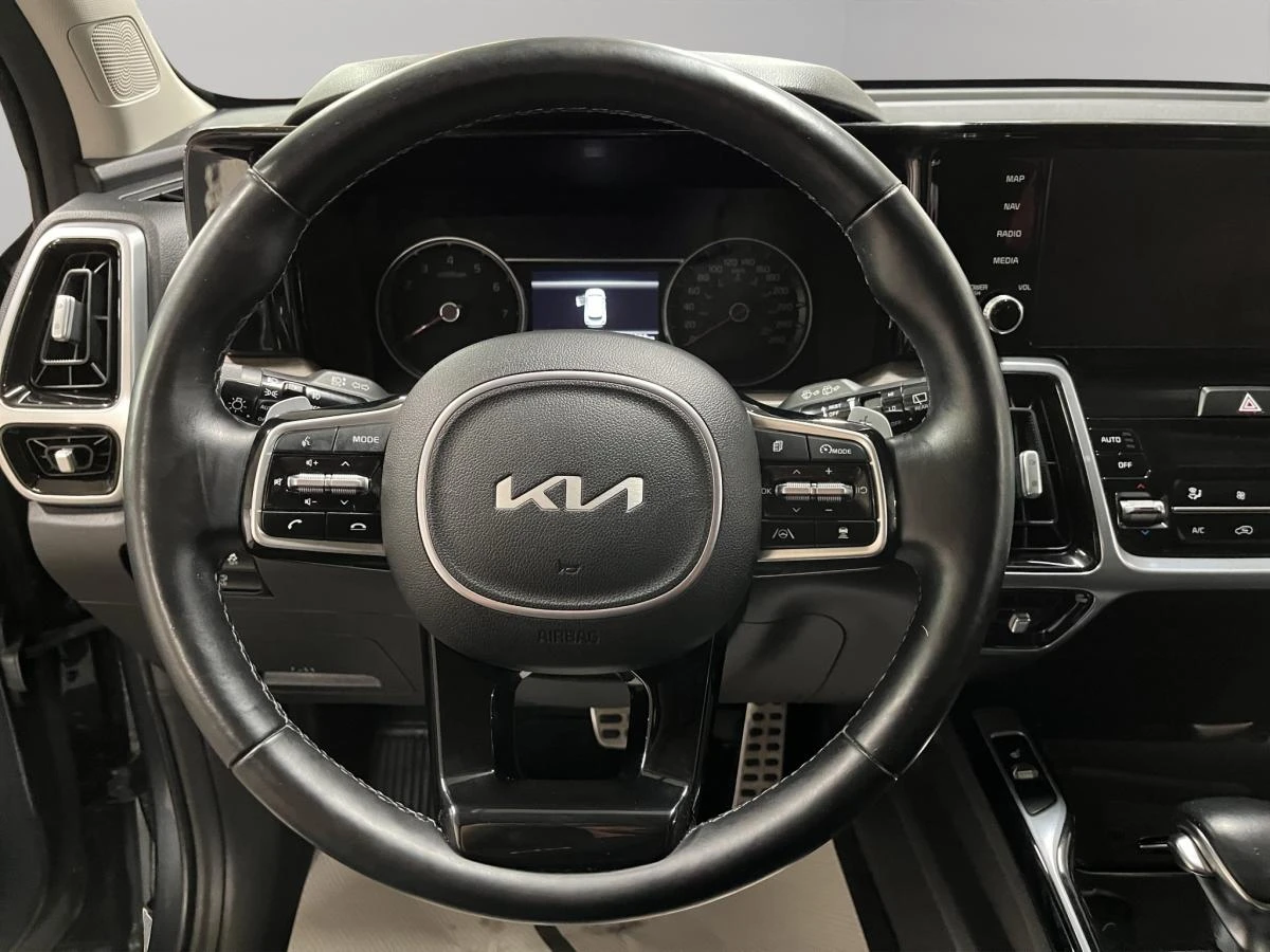 Kia Sorento EX* AWD* PANOROOF* CAMERA*  - изображение 10 | Auto.bg Kia Sorento EX* AWD* PANOROOF* CAMERA*  - изображение 10