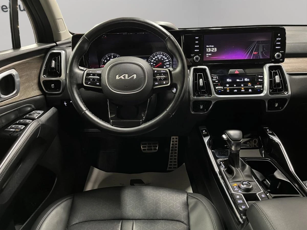 Kia Sorento EX* AWD* PANOROOF* CAMERA*  - изображение 9 | Auto.bg Kia Sorento EX* AWD* PANOROOF* CAMERA*  - изображение 9