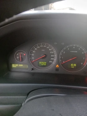 Volvo S60 - 5300 лв. / 2709.85 € - 15054108 8 | Car24.bg Volvo S60 - 5300 лв. / 2709.85 € - 15054108 8