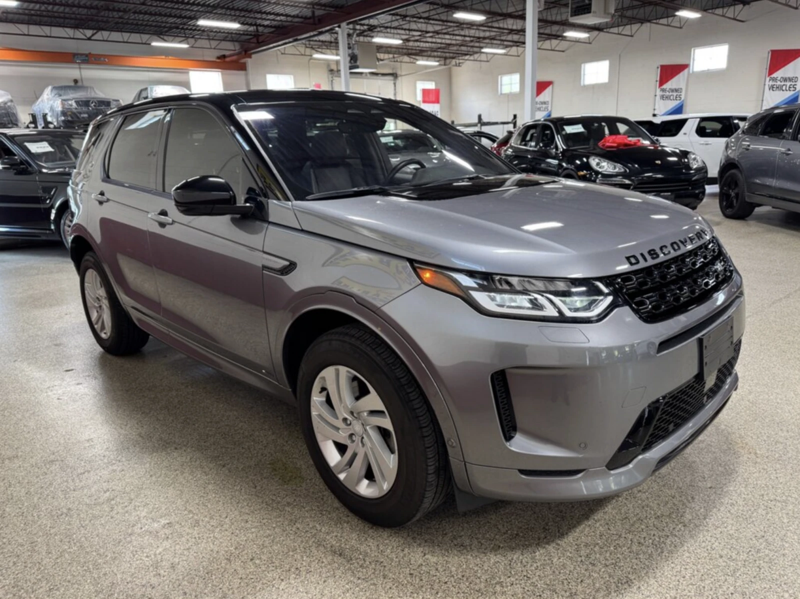 Land Rover Discovery Sport P250 R-Dynamic S 4x4 * PANO* * MERIDIAN*  - изображение 6 | Auto.bg Land Rover Discovery Sport P250 R-Dynamic S 4x4 * PANO* * MERIDIAN*  - изображение 6