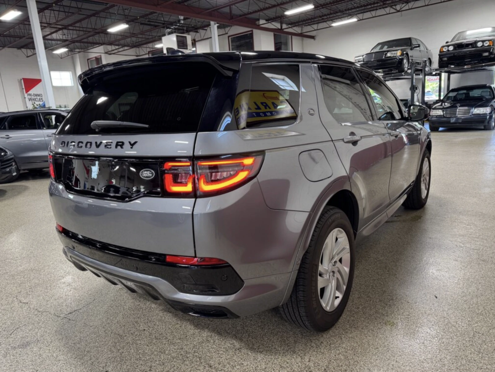 Land Rover Discovery Sport P250 R-Dynamic S 4x4 * PANO* * MERIDIAN*  - изображение 5 | Auto.bg Land Rover Discovery Sport P250 R-Dynamic S 4x4 * PANO* * MERIDIAN*  - изображение 5