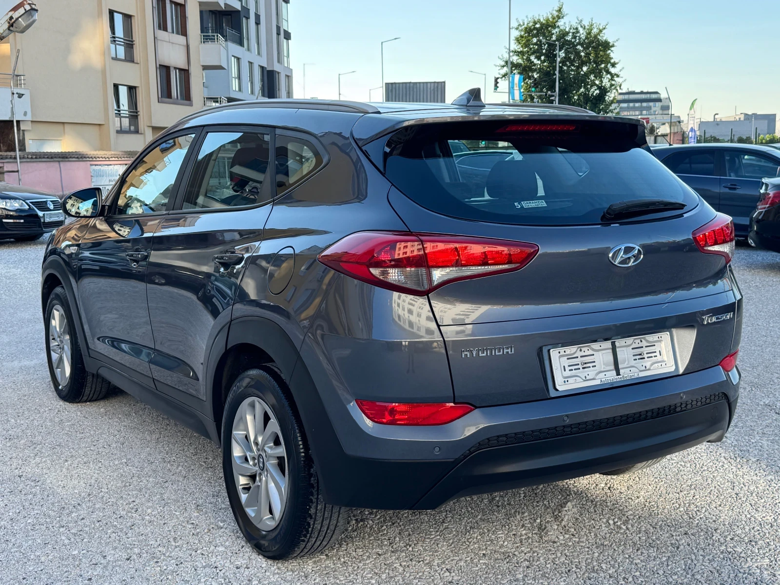 Hyundai Tucson 1.7 CRDi Xplus ISG* 2018г* EURO 6b* НАВИГАЦИЯ - изображение 8 | Auto.bg Hyundai Tucson 1.7 CRDi Xplus ISG* 2018г* EURO 6b* НАВИГАЦИЯ - изображение 8