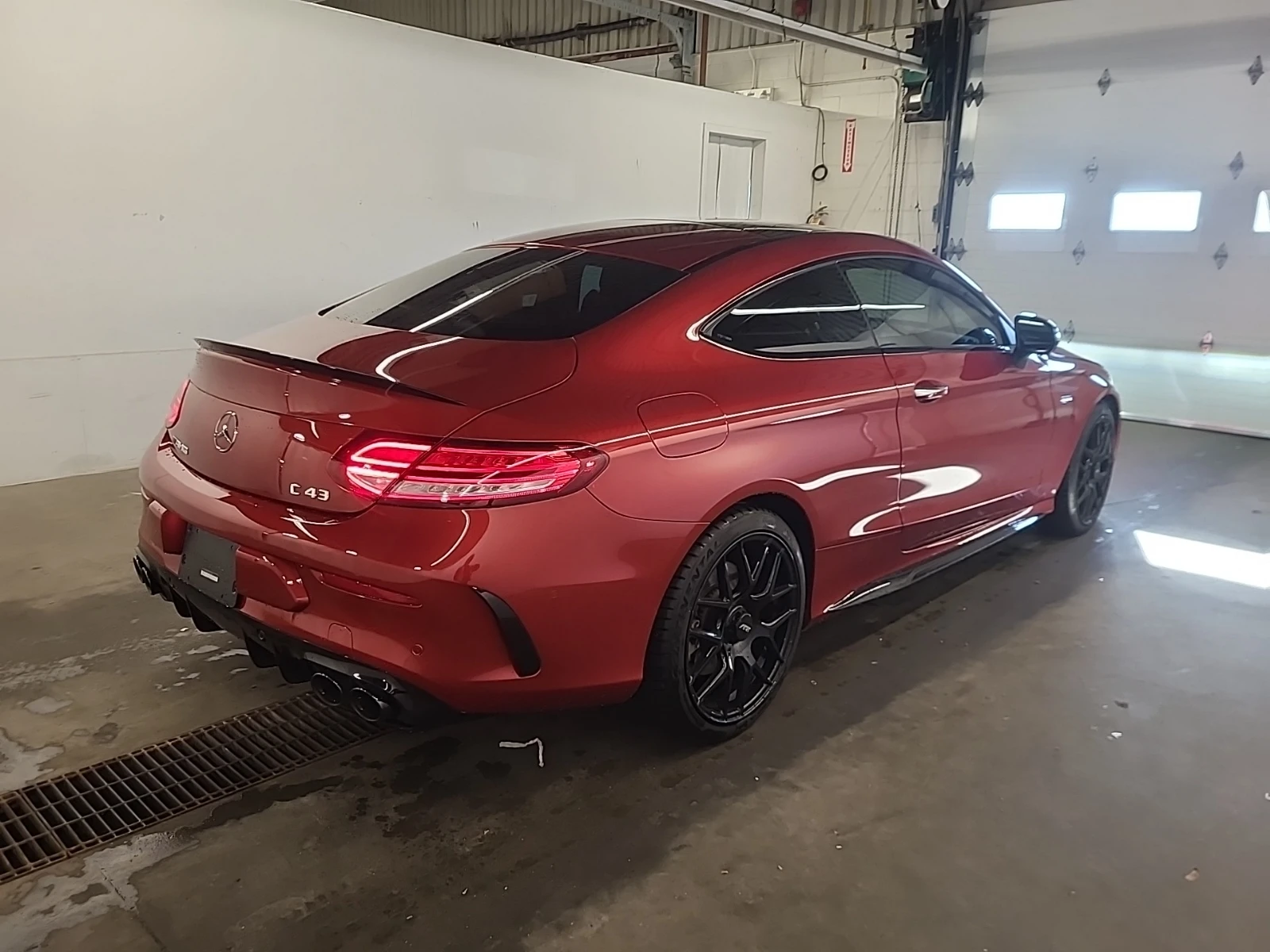 Mercedes-Benz C 43 AMG COUPE * 35000KM * CARFAX * Цена до България*  - изображение 3 | Auto.bg Mercedes-Benz C 43 AMG COUPE * 35000KM * CARFAX * Цена до България*  - изображение 3