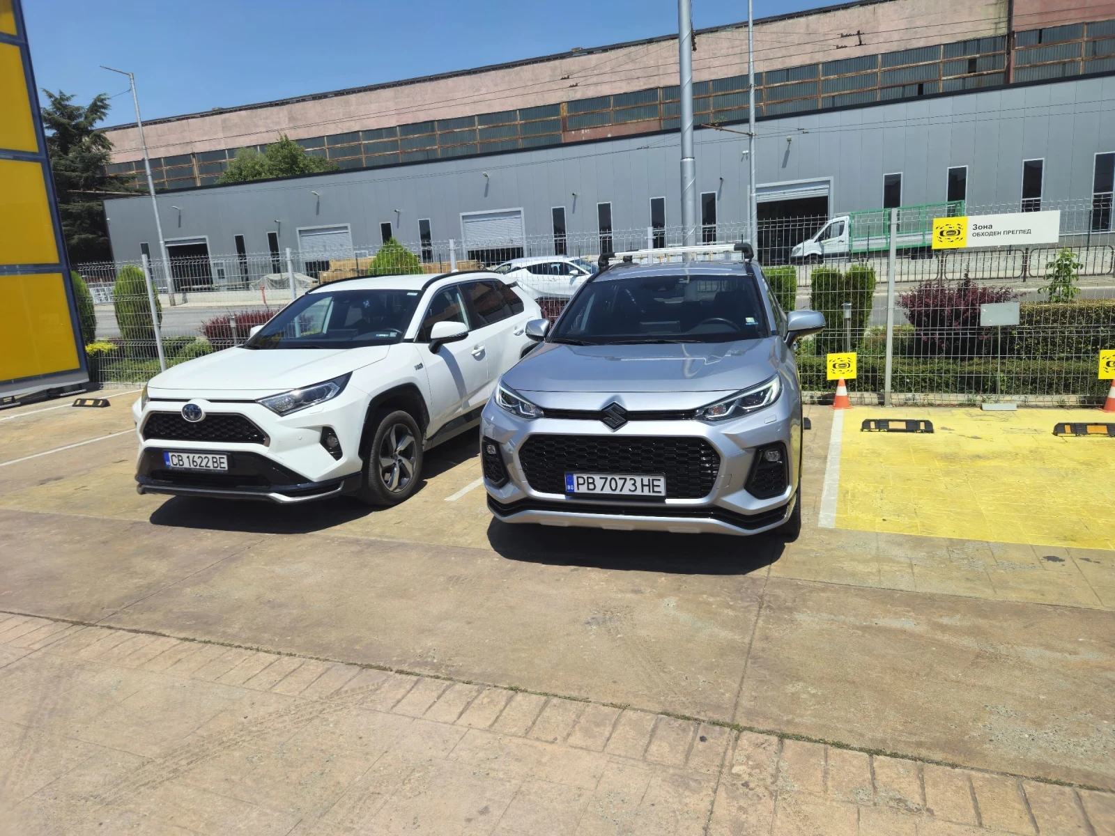 Toyota Rav4 PLUG IN HYBRID 4X4 в гаранция  - изображение 3 | Auto.bg Toyota Rav4 PLUG IN HYBRID 4X4 в гаранция  - изображение 3