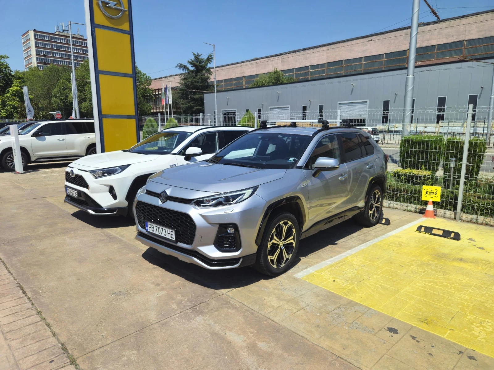 Toyota Rav4 PLUG IN HYBRID 4X4 в гаранция  - изображение 4 | Auto.bg Toyota Rav4 PLUG IN HYBRID 4X4 в гаранция  - изображение 4