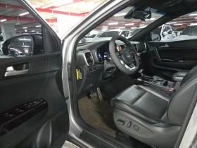 Kia Sportage 2.0D 4WD\Подгреви\Камера | Auto.bg — изображение 8 Kia Sportage 2.0D 4WD\Подгреви\Камера | Auto.bg — изображение 8