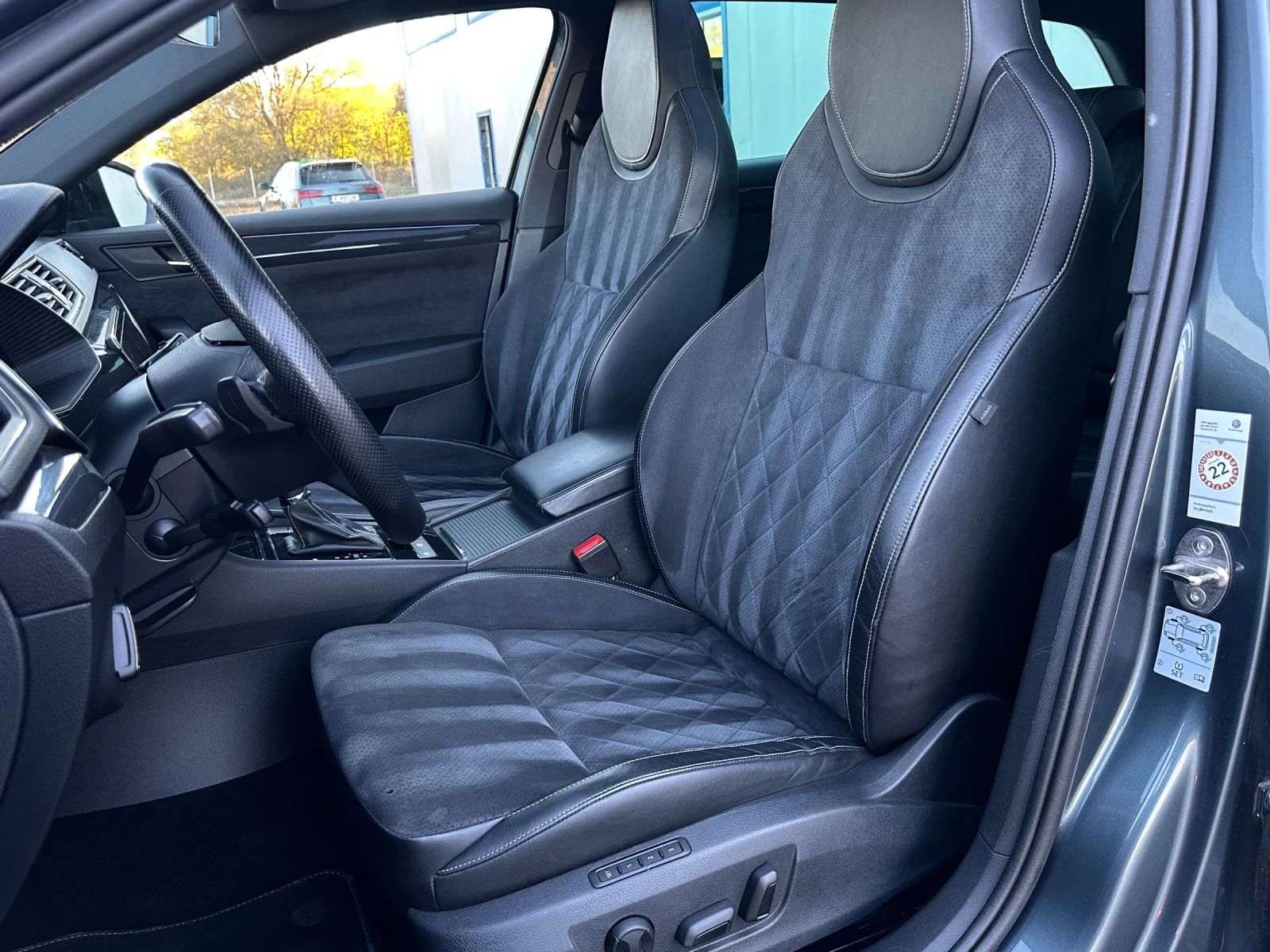 Skoda Superb Sportline 2.0TDI 190кс 4x4/ Digital/ Full - изображение 10 | Auto.bg Skoda Superb Sportline 2.0TDI 190кс 4x4/ Digital/ Full - изображение 10